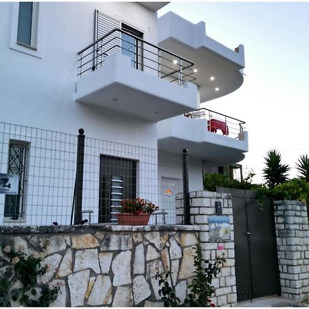 Blue Mare Apartments Саранда Экстерьер фото