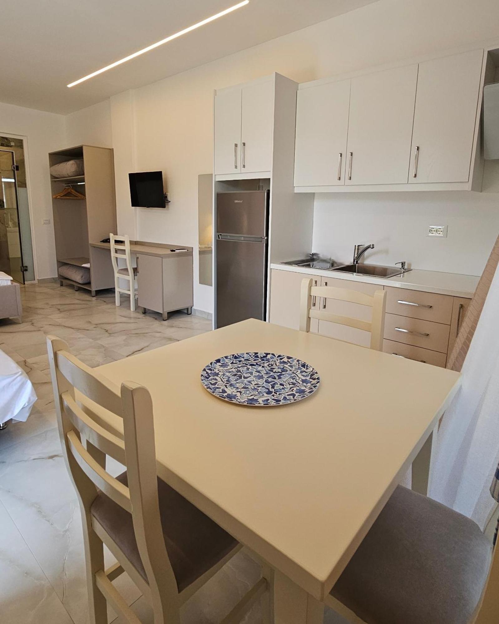 Blue Mare Apartments Саранда Экстерьер фото